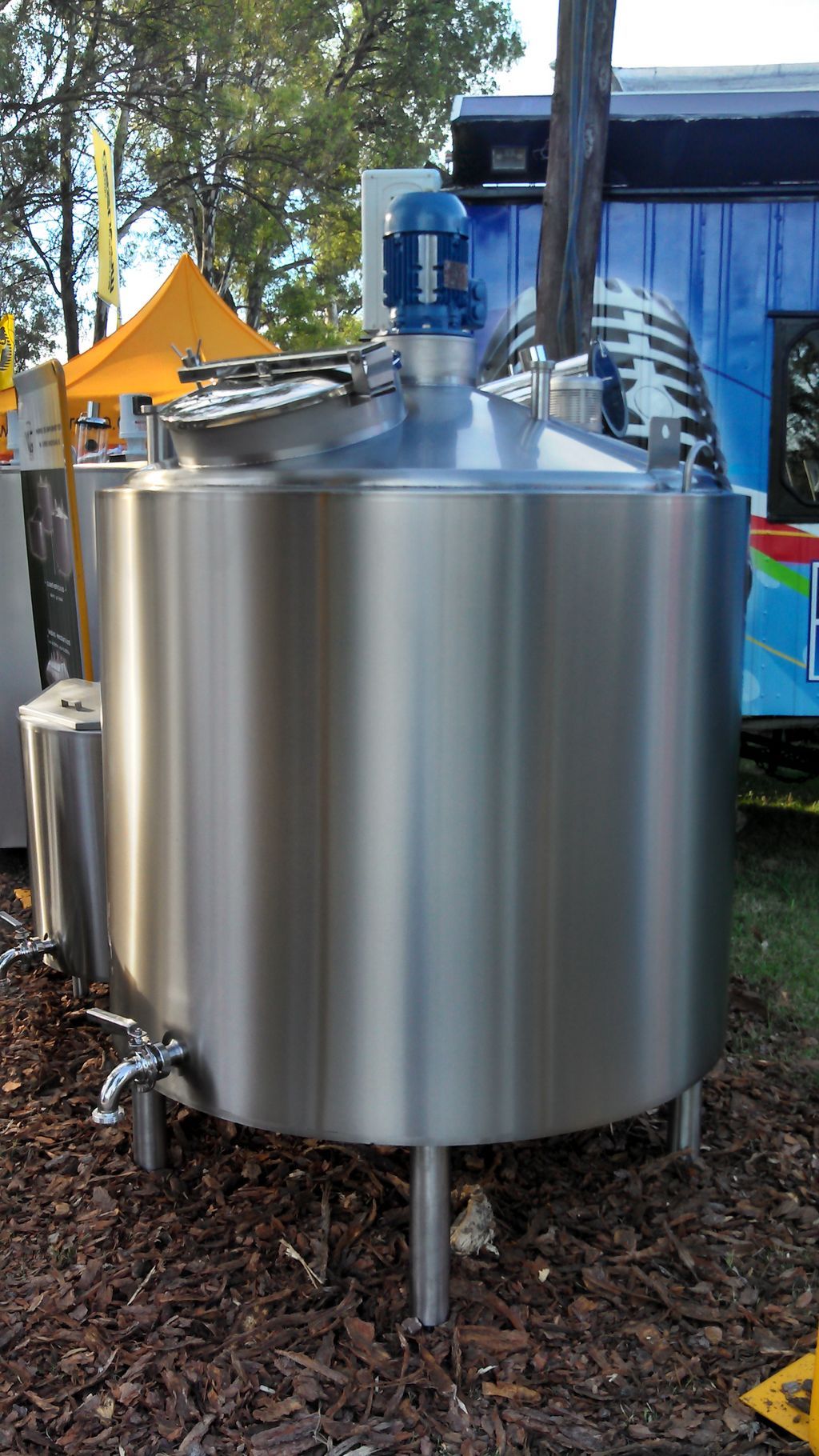 Tub and maturation and cooking tanks for ice cream 19
